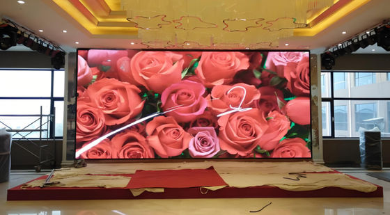 Panneau LED P3 ultrafin intérieur avec installation murale et luminosité 1200CD