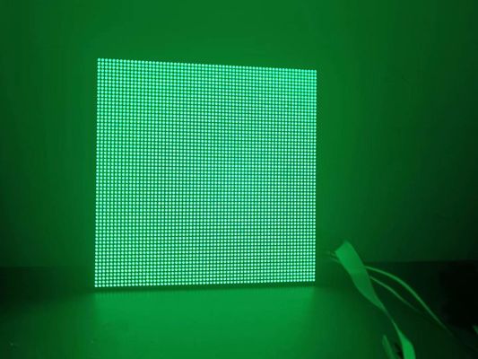 Écrans LED extérieurs étanches à l'eau à couleur complète avec modules LED à taux de rafraîchissement élevé P3.076