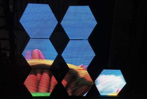 Conception personnalisée affichage flexible à LED mince P2.5 avec une densité de pixels élevée et une interface Micro USB